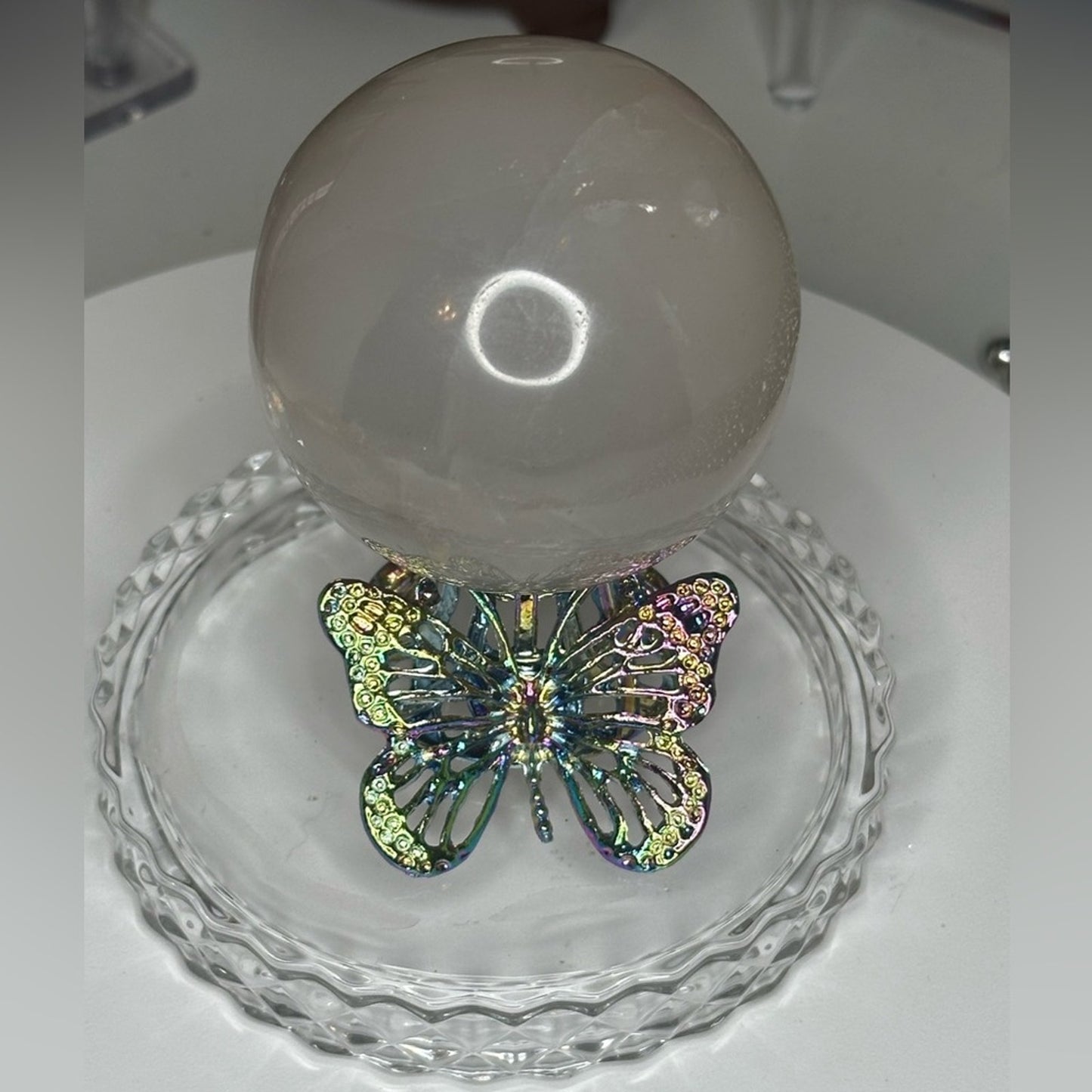 Lavender Quartz Sphere 66.33MM - LVFLTSP001