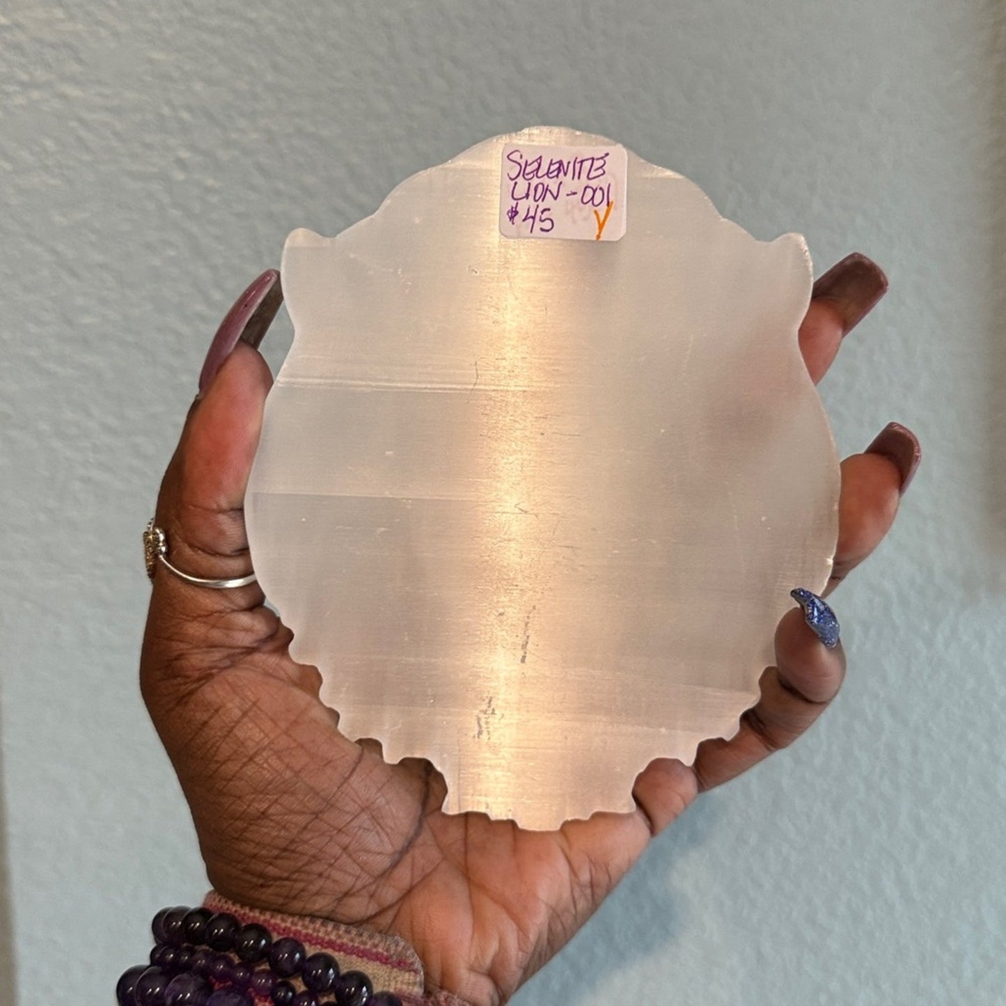 Satin Spar White Lion Head Crystal Carving