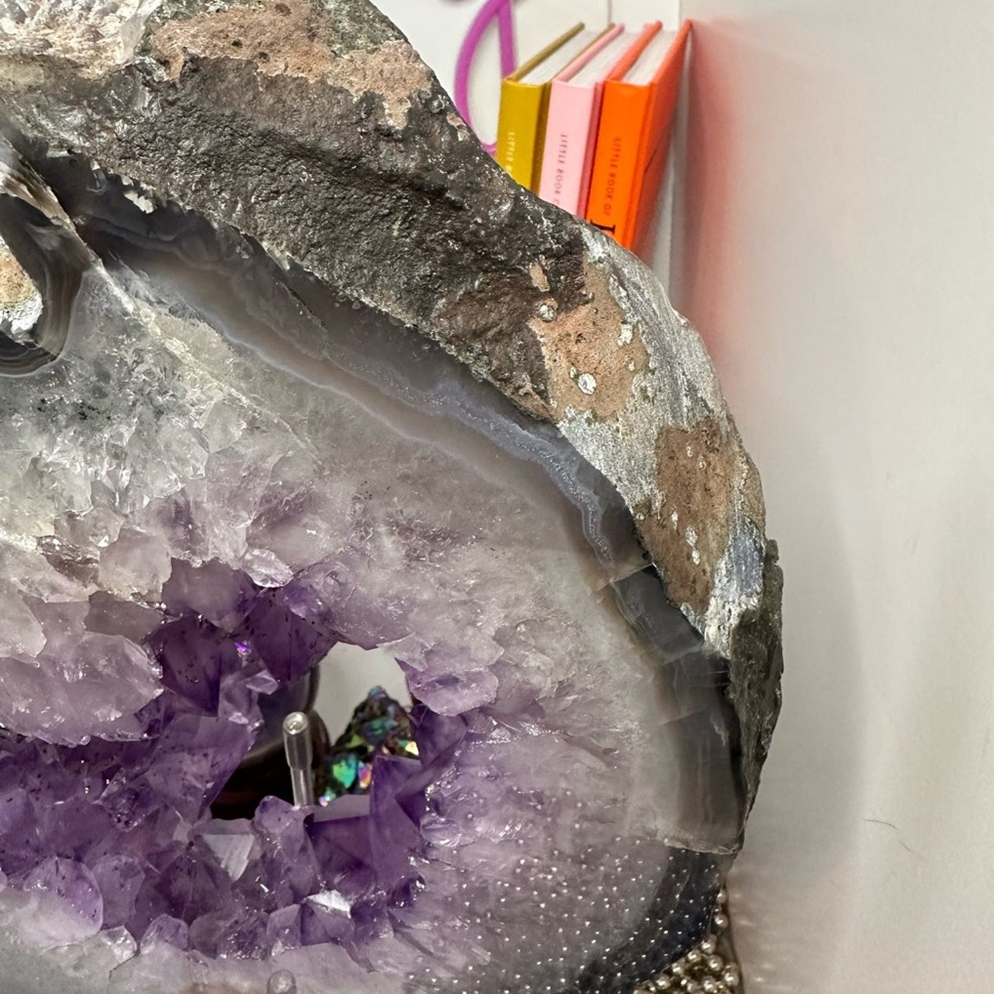 Amethyst Large Point Portal w/Custom Stand- AMYPTLSTAND-001