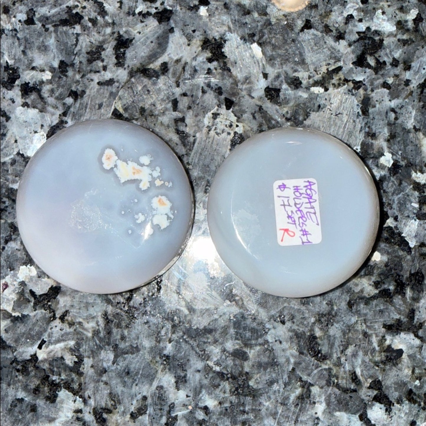 Light Agate sphere holders - set of 2